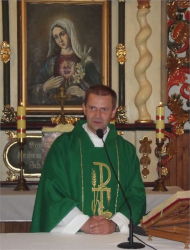 Ksiądz Dariusz Rataj